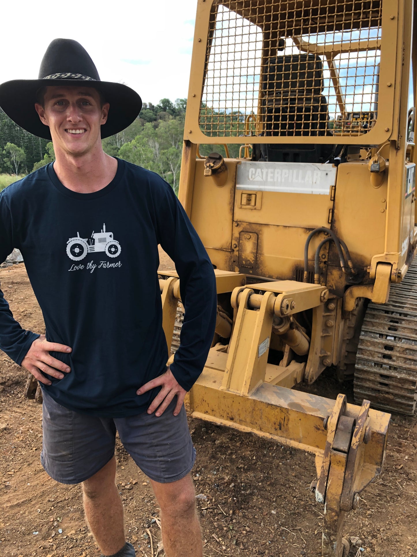 Men's Long Sleeve Tractor T-Shirt in Navy/Coal with Sand Printing