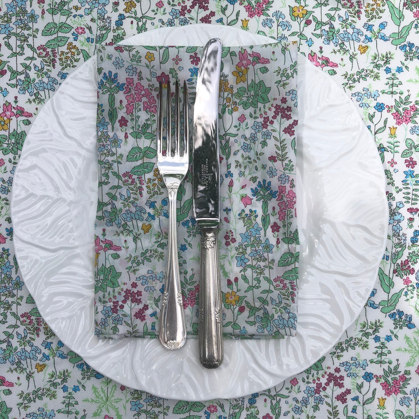 Liberty Fabric Tablecloth (Small 230cm)